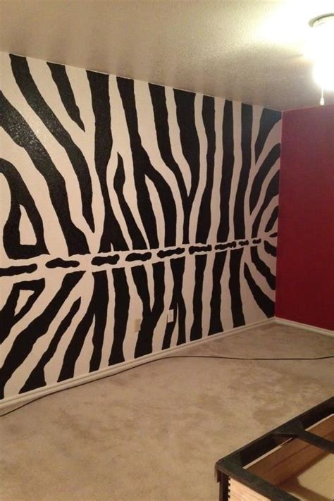 Pin By Nicole Stills On Zebra Print Bedroom Zebra Wall Decor Zebra