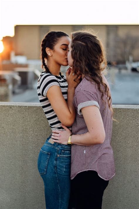 Lesbiennes Baisers Et Ciseaux Adolescents Photos Porno