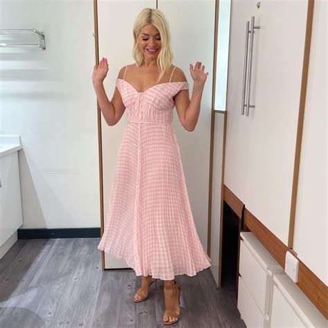 Holly Willoughby Tries On New Dresses And Looks So Cute 18 Photos The Fappening