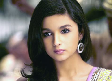 Alia Bhatt Height Weight Biography Real Age Actual Body