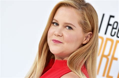 Amy Schumer Says Shes Not Pregnant But Thank You For Thinking Of My