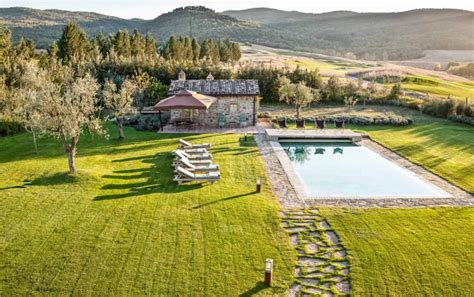 The 5 Most Beautiful Tuscan Villas To Rent On Airbnb Beautiful Villas