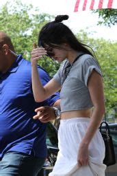 Kendall Jenner Kylie Jenner Going To Get Ice Cream In The Hamptons
