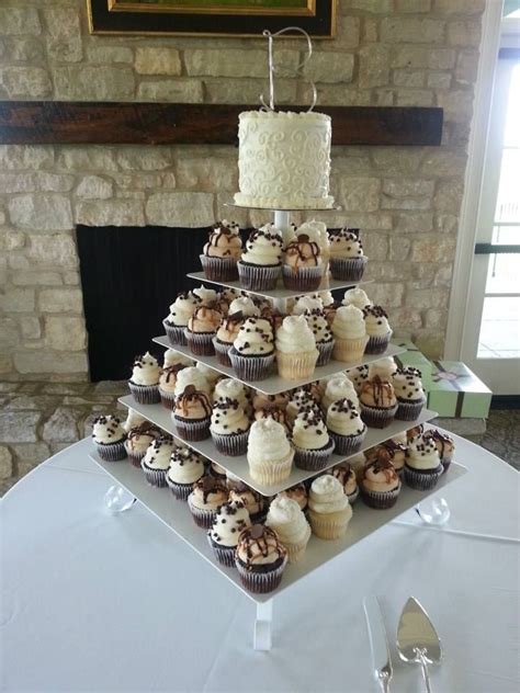 Gigis Cupcakes Wedding Reception Cupcake Stands Wedding Cupcakes