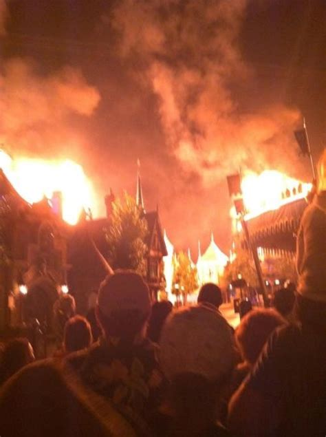 Mickey And Minnie Disneyland Is On Fire Is This Real Life I Dont