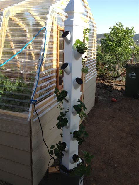 How to make hydroponic gardens. Pin by Cosmic Frogs Vinyl on Awesome Images | Home ...