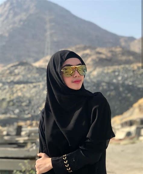 Rizky menyebutkan namanya dalam vlog harris vriza beberapa waktu lalu. 10 Potret Menawan Pacar Rizky Billar, Syahra Larez Saat ...