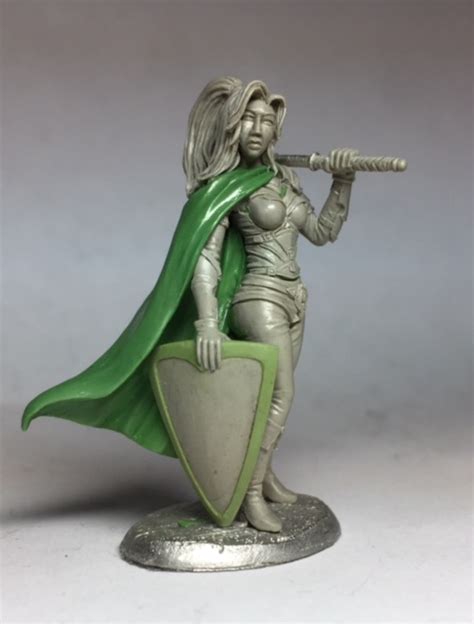 Female Warrior Cleric With Weapon Options X3 Dark Sword Miniatures