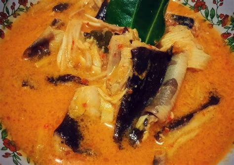 Kemudian jika bumbu sudah matang, lalu tambah air, kemudian masukkan ikan tunanya, lalu tambahkan penyedap rasa dan gula pasir, kemudian masak. Resep Gulai ikan pari pedas oleh A i n - Cookpad