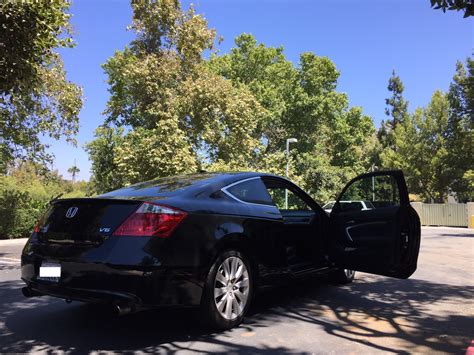 Get the details right here, from the comprehensive motortrend buyer's guide. 2010 Honda Accord Coupe Black EX-L V6 w/ 6 speed Manual ...