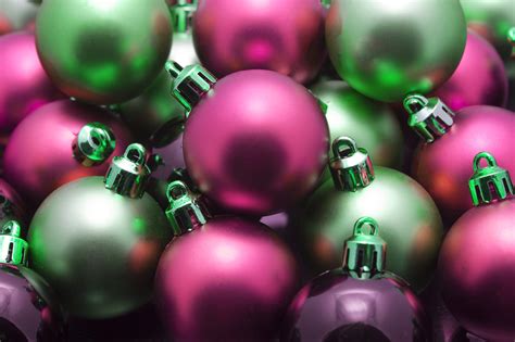 Photo of Red and green Xmas baubles | Free christmas images