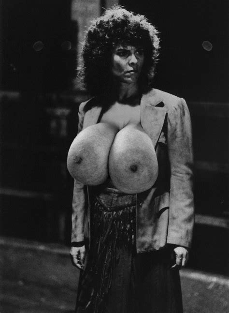 Post Escape From New York Maggie Adrienne Barbeau Fakes Tagme