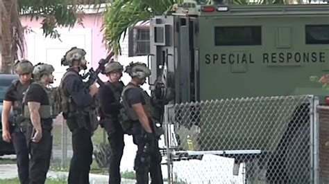 Man Accused Of Firing At Officers Barricading Himself In Trailer In Nw Miami Dade Nbc 6 South