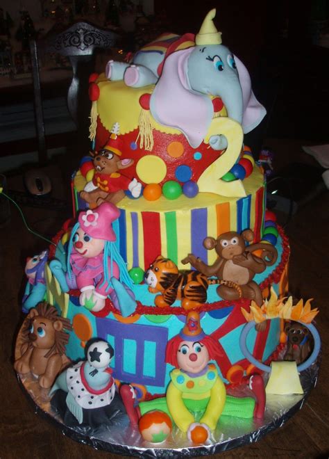 A wide variety of cake decoration classes options are available to you, such as material, feature, and. Peggy Does Cake.: Libby Lane's Circus Cake! (Click photos ...