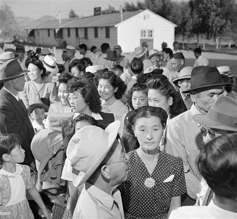 [photo] japanese americans awaiting their release from the poston war relocation center arizona