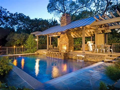 Inspiring Backyard Designs That Incorporate Both Large And Small Water