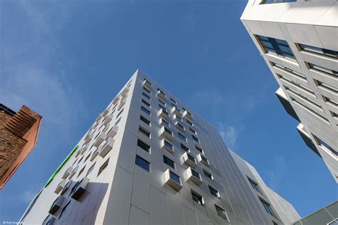 Die zimmer sind einfach und zweckmässig eingerichtet, obwohl die masskonstruktion des schrankes etwas geschicklichkeit erfordert hat, um die kleider einzuräumen (zimmer 315). Holiday Inn Gdansk City Center | UBM Corporate