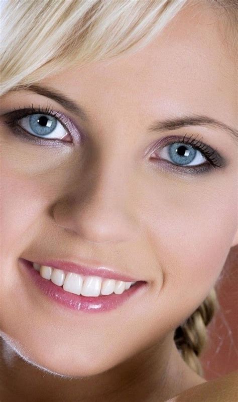 Pin De Ricardo En Bellisima Con Im Genes Belleza Rubia Chicas De Belleza Ojos Azules Mujer