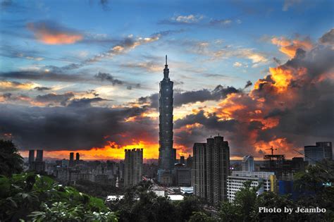 Round up all your eating kakis, taipei is calling! Taipei 101 - Skyscraper in Taipei - Thousand Wonders