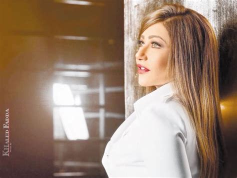 قالت ليلى علوي أنها توقفت عن الطعام وخاصة ليلا، مكتفية بوجبة العشاء بكوب زبادي وليمون فقط، وأكدت لميس الحديدي أن هذه. ليلى علوى لـ"عين": أسرتى لها الأولوية فى حياتى واعتذرت عن ...