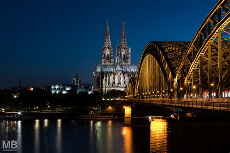 Der kölner dom ist eine sehr große _, auch kathedrale genannt. Kölner Dom Foto & Bild | architektur, blaue stunde ...