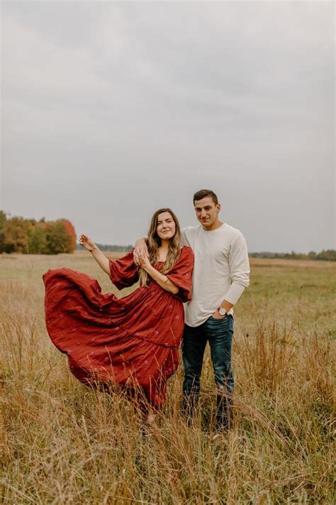 Fall Engagement Pictures Outfit Engagement Photo Inspiration Engagement Pics Couple Outfit