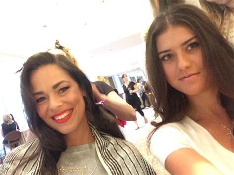 Ion ion tiriac si sorana cîrstea se pregătesc de nuntă. SORANA CÎRSTEA şi ANA IVANOVIC, cele mai sexy selfie-uri ...