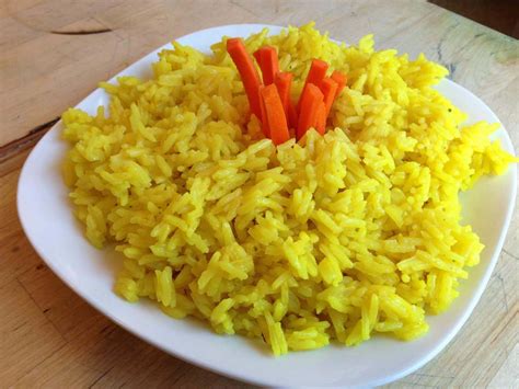Pour the rice into a medium mixing bowl and cover it with 2 inches of cold water. middle eastern yellow rice recipe