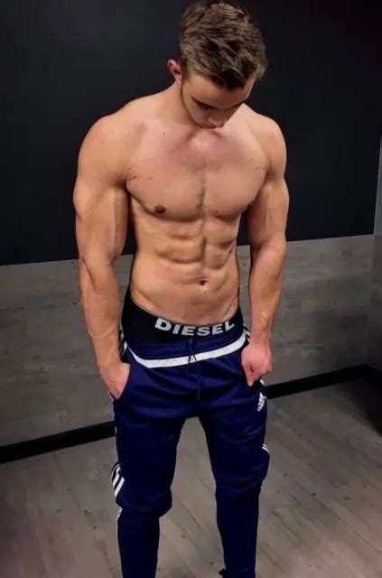 Shirtless Male Muscular Handsome Jock Beefcake Athletic Gym Hunk Photo