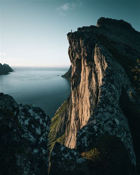 Spectacular Photos Capture The Magnetic Beauty Of Norways Natural