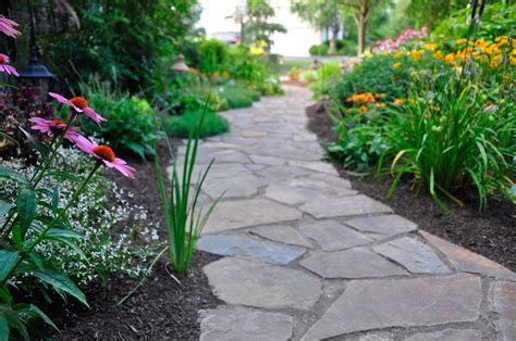 Garden Paths and Walkways for Your Landscape in BC