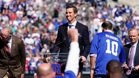 Tom Brady Bill Belichick Congratulate Eli Manning On Jersey Retirement