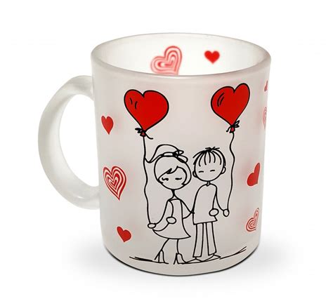 This menu mockup features a gorgeous wooden serving board set against a minimal, marble background. Caneca Cristal