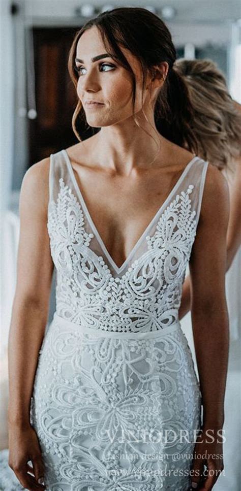 Bohemian wedding dresses are so inspiring and absolutely perfect for an outdoor dream wedding! Romantic Bohemian Lace Rustic Wedidng Dresses with Train ...