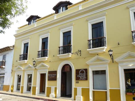 Casa de dos plantas en venta situada muy cerca de la calle manterola y la calle garcía pavón. Hotel Ciudad Real Centro Historico, San Cristóbal de Las ...