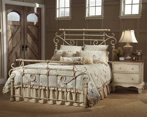 Hillsdale Wilshire Metal Bed Antique White 1172 Mtlbed