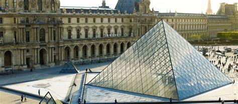 Combien De Vitre A La Pyramide Du Louvre - Paris célèbre les 30 ans de la pyramide du Louvre