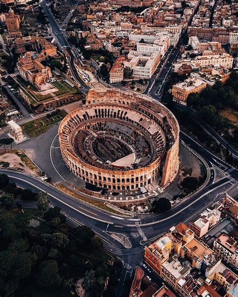 Arconly「take A Look At Colosseum From Above To Inside By Sliding Left