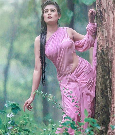 Bangladeshi Sexiest Model Joti Mojumder In Saree