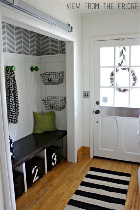 Our mission is to help people visualize, create & maintain beautiful homes. Remodelaholic | Monochrome Mudroom - Black and white entry ...