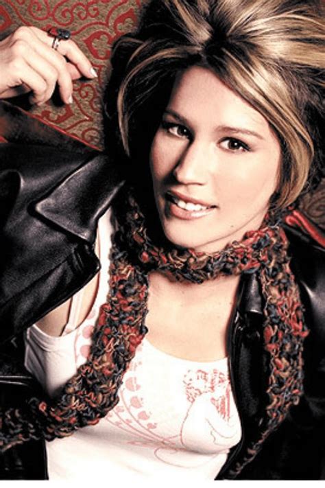 25 Female Country Singers From The 90s That You May Not Know About