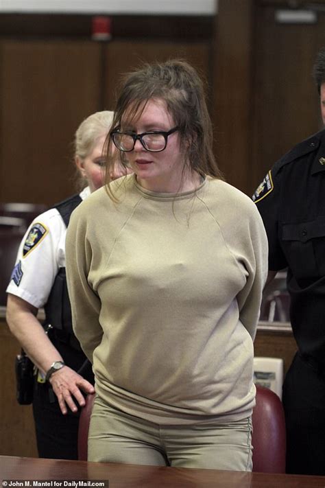 Incredible Prison Makeover Sees Fake Heiress Waltz Into Her Trial In