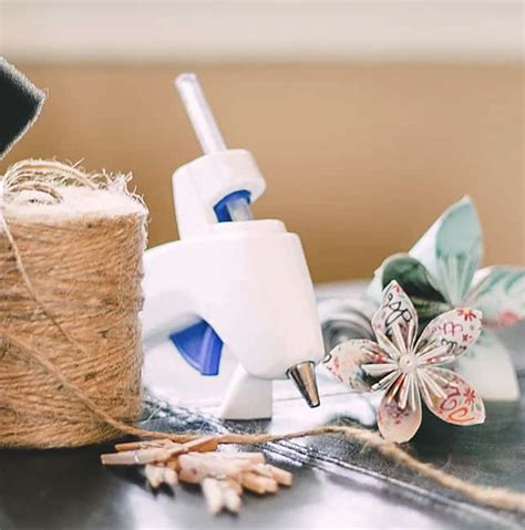 Best Hot Glue Gun: Ultimate Buyer's Guide for 2019