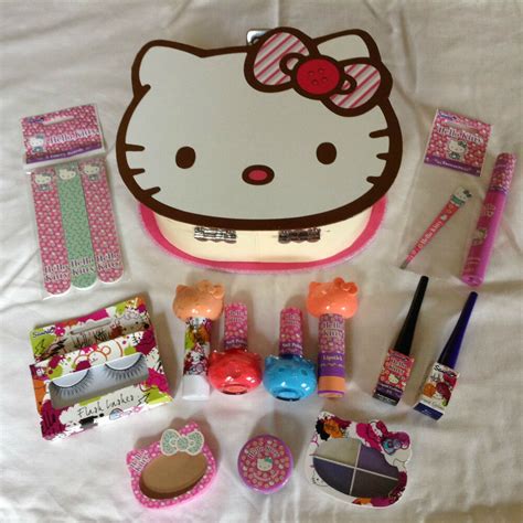 Press and hold the button to adjust brightness. Hello Kitty Vanity Case & Make Up Set - Choc full of Hello ...