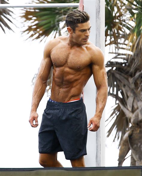 Zac Efron Shirtless On The Set Of Baywatch Photos The Blemish