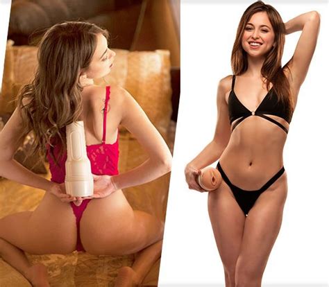 Fleshlight Girl Riley Reid Gives Fans The Ultimate Experience