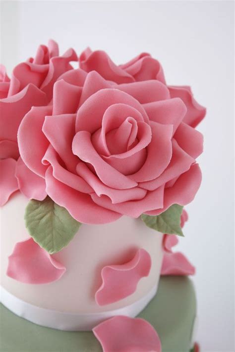 Gumpaste Rose Tutorial These Roses Are Gorgeous Ive Never Worked