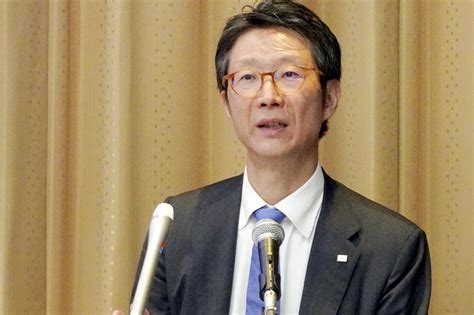 Japans Toshiba Ceo Steps Down Amid Restructuring Efforts Ap News
