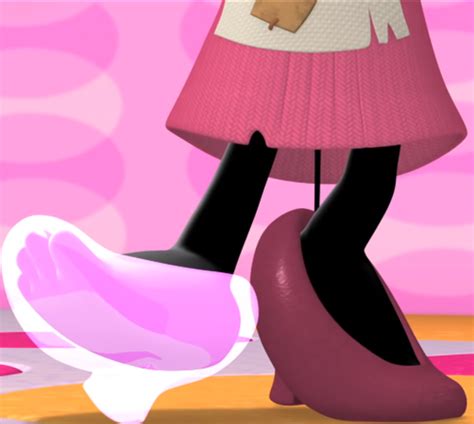 Minnie Mouse S Feet By Escalasion On Deviantart