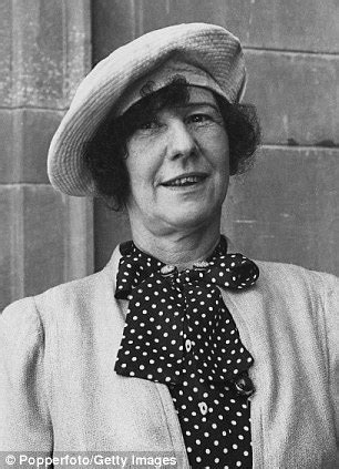 Alya stark & sydney love. How Agatha Christie's agonies as a war nurse helped ...